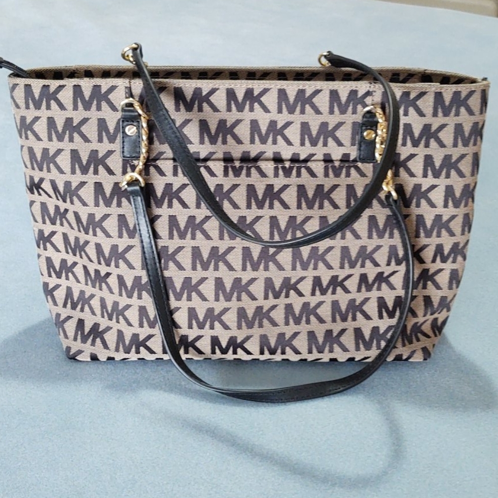 Michael Kors tote